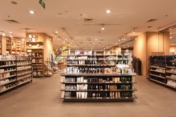 方寸之間的美麗與日常 當化妝品店遇見日用百貨